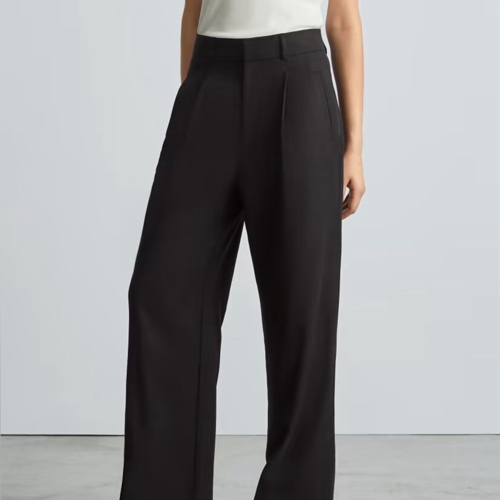 Everlane Way High Pant in Black SHORT